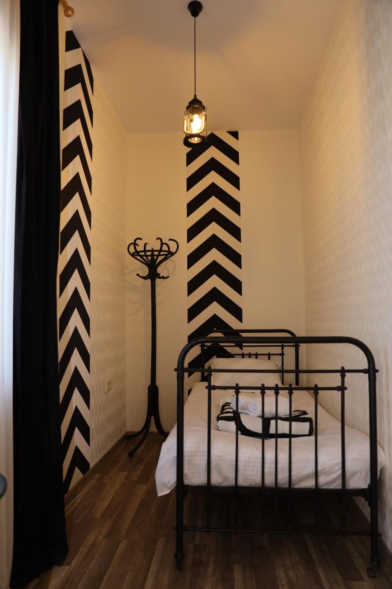Hotel Feel House à T'erjola Extérieur photo